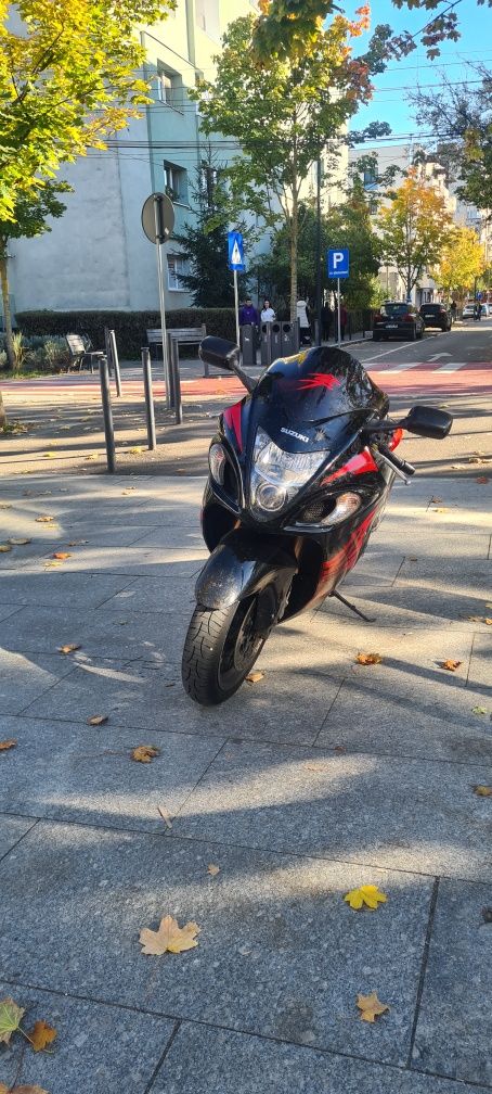Suzuki Gsx 1300 R Hayabusa în RATE sau Schimb cu Generația III