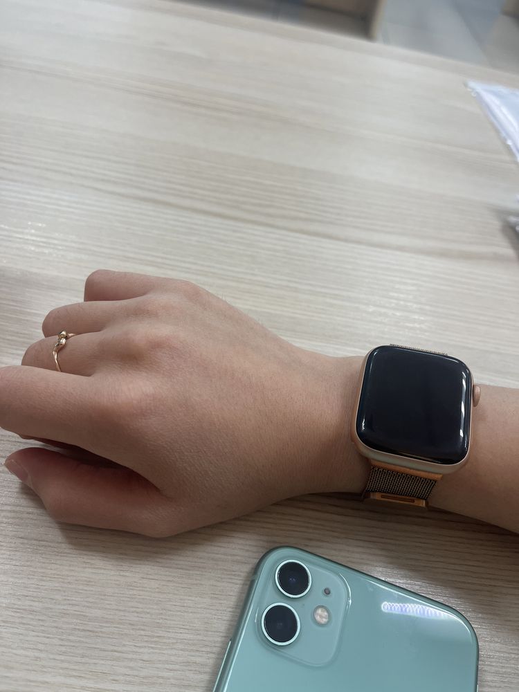 Продам Часы Apple watch 6 серия