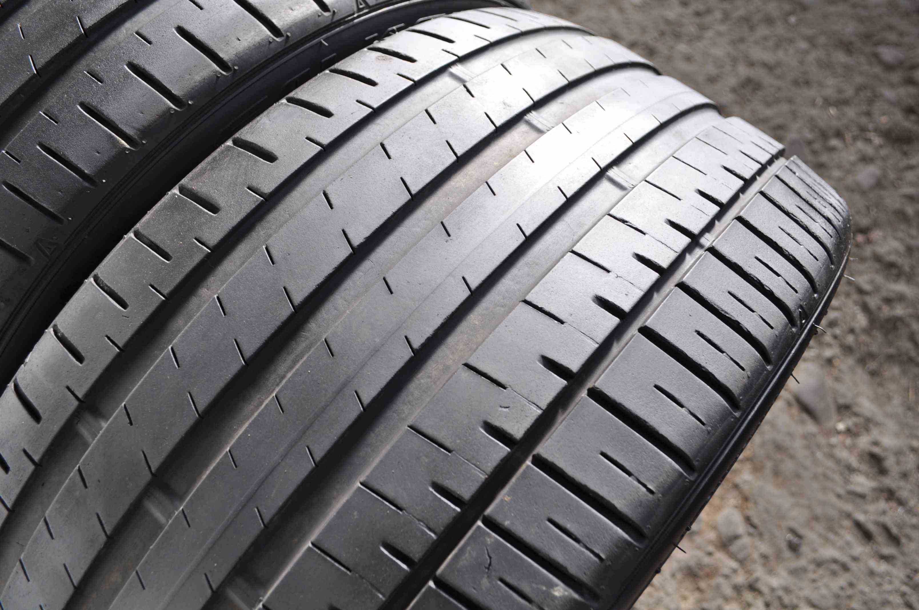 SET 2 Anvelope Vara 245/35 R19 FALKEN Azenis 93Y