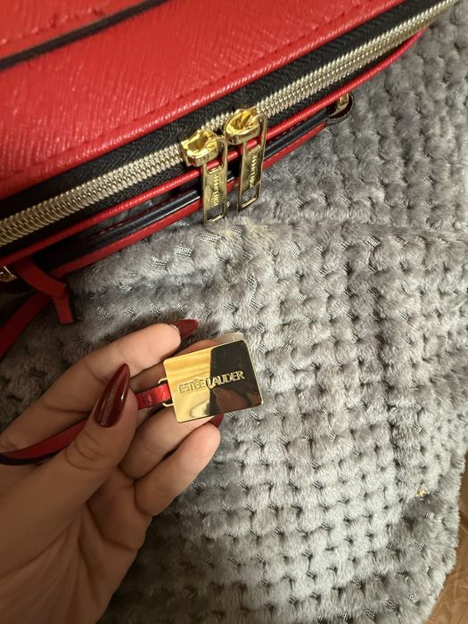 Estee lauder козметична чанта