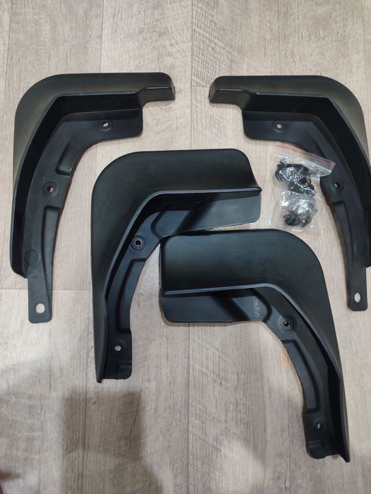 Продам брызговики на джеттур х50