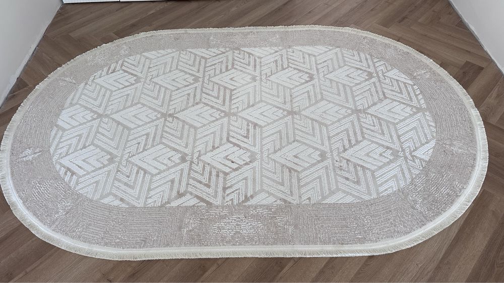 Продаю овальный ковер