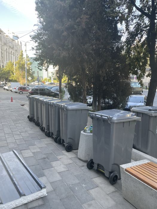 Musorniy baklar har xil turdagilar