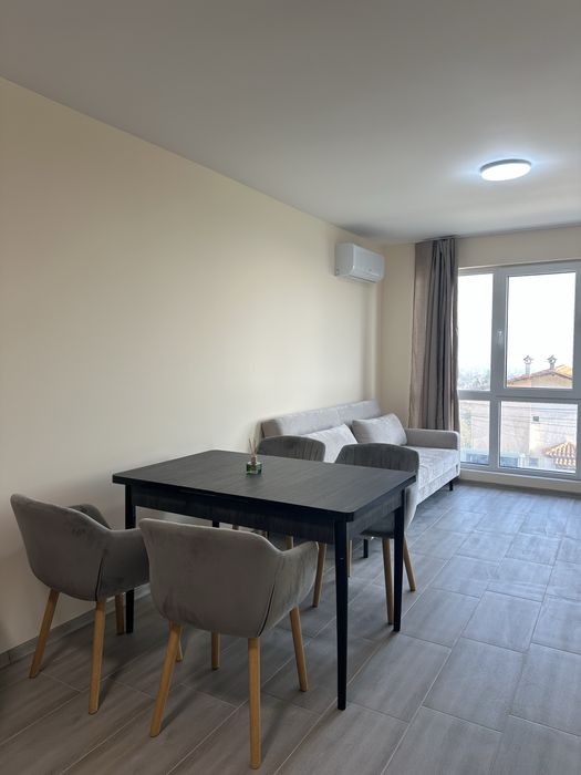 Апартамент под наем във Варна