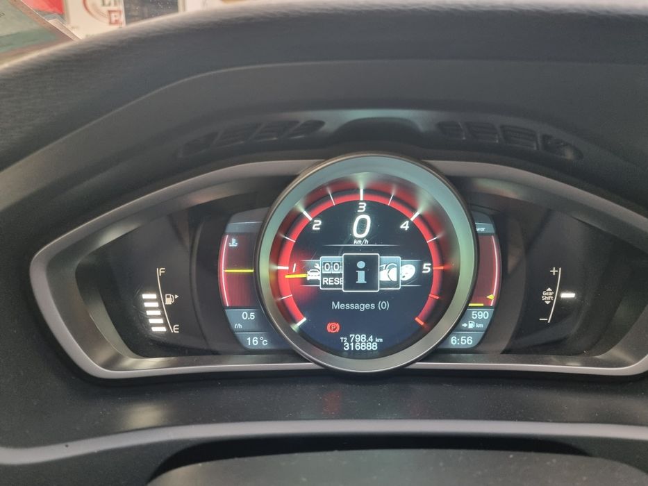 Volvo v40 1.6 2013