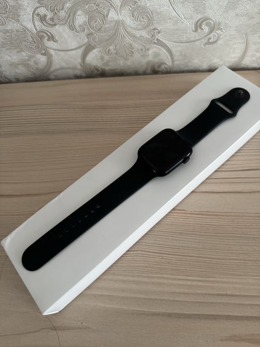 Apple watch 8 45 мм почти новый