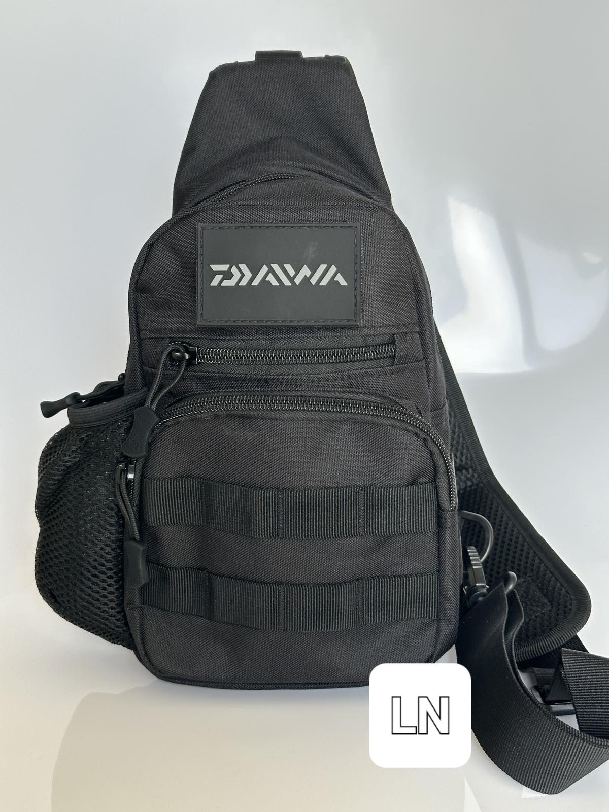 Водоустойчива мъжка чанта през рамо DAIWA