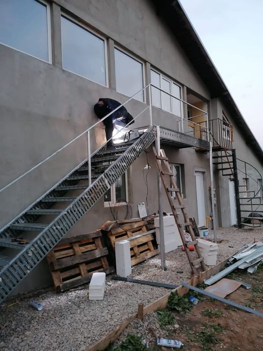 Scară metalica zincata