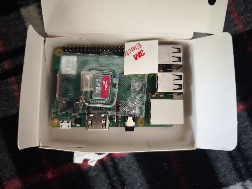 Продам Raspberry pi 3 Model B+ with SD card 16gb