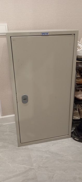 Продам железный сейф в хорошем состоянии 
Продам железный сейф в хор