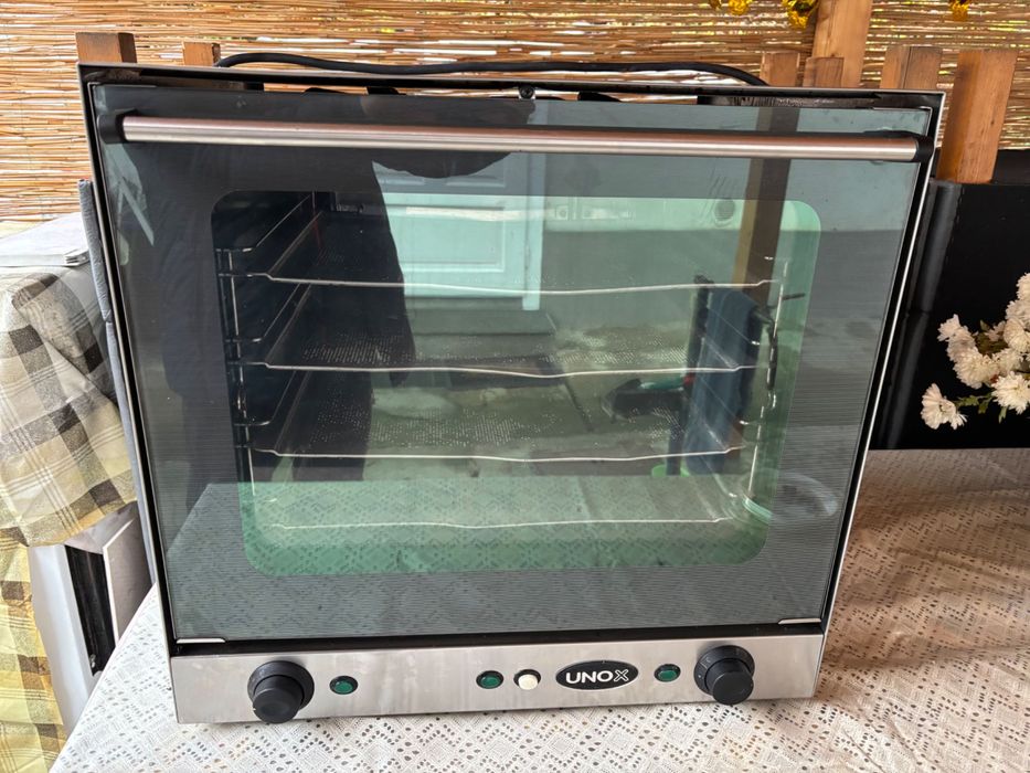 Cuptor Patiserie Electric Profesional Convectie UNOX Gastronomic Pizza