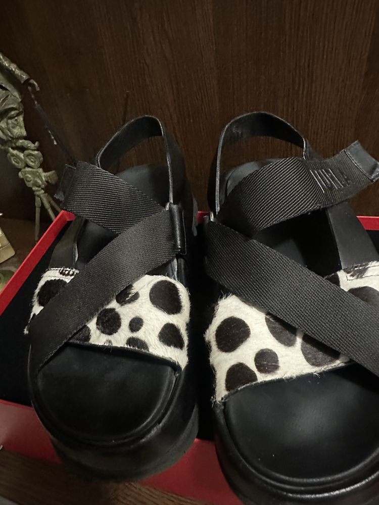 Кожени сандали Furla