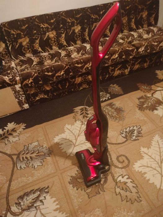 Вертикална прахосмукачка Crown CVC-233