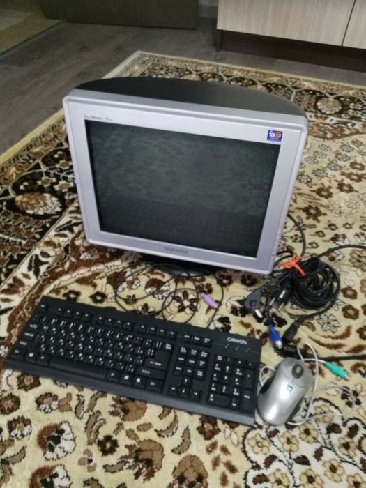 Монитор SAMSUNG+клавиатура+мишка