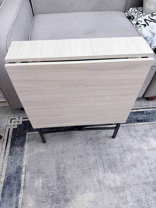 Стол обеденный почти новый