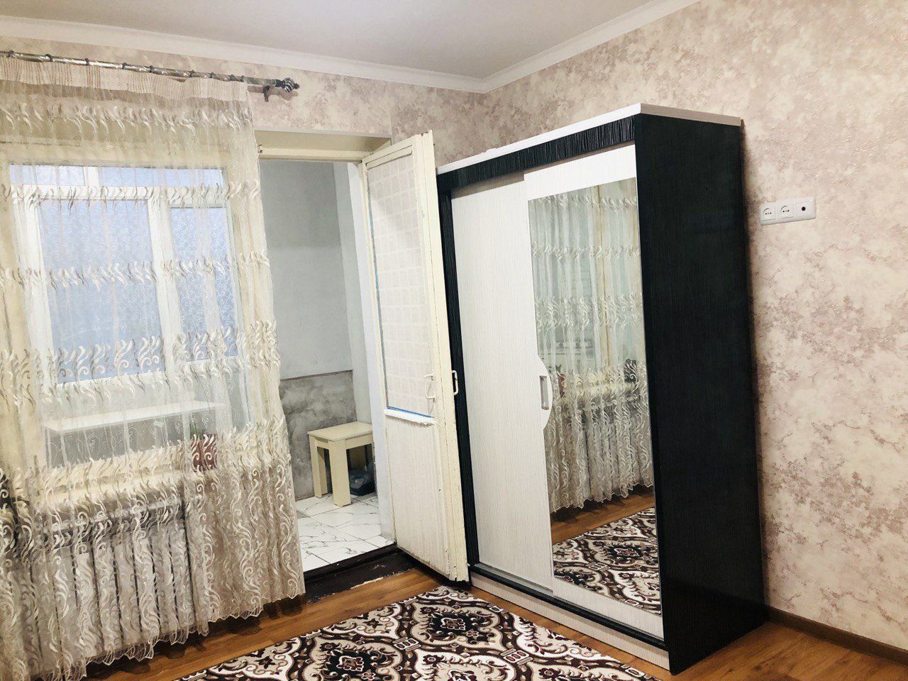 Сдаётся 1 комнатная квартира 22 метро рядом с рынком кадышева