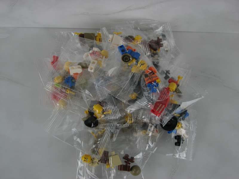 Малки сглобяеми фигурки за игра тип Лего Lego конструктор шапка