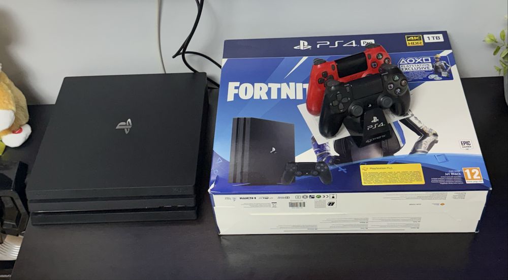Ps4 PRO  full box ! Impecabil