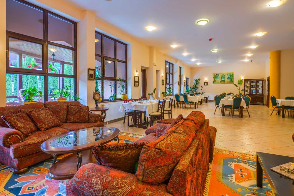 Inchiriez spatiu comercial - Poiana Brasov