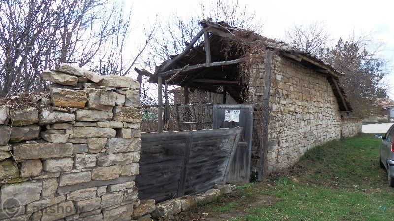 Продава се Къща в с. Горски Сеновец, Област Велико Търново - 1200 кв.м за 7 €/кв.м - Снимка #5