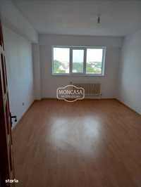 Apartament 3 camere zona Stejari, etaj 4 cu sarpanta