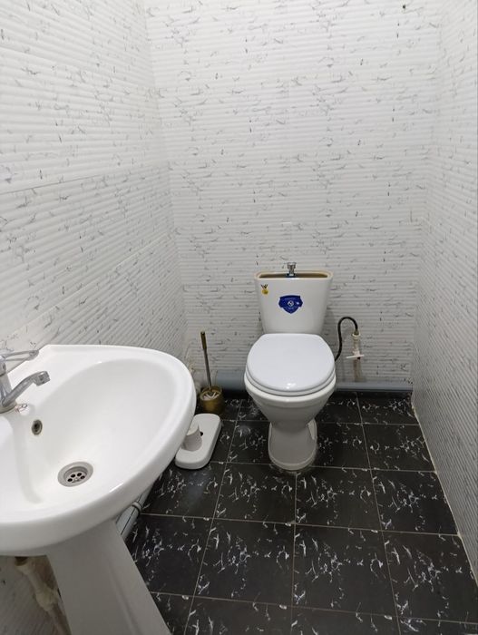 2 xonali uy Arendaga beriladi. Oyiga 500$. Maydoni 65 м2.  2/5/16 Serg