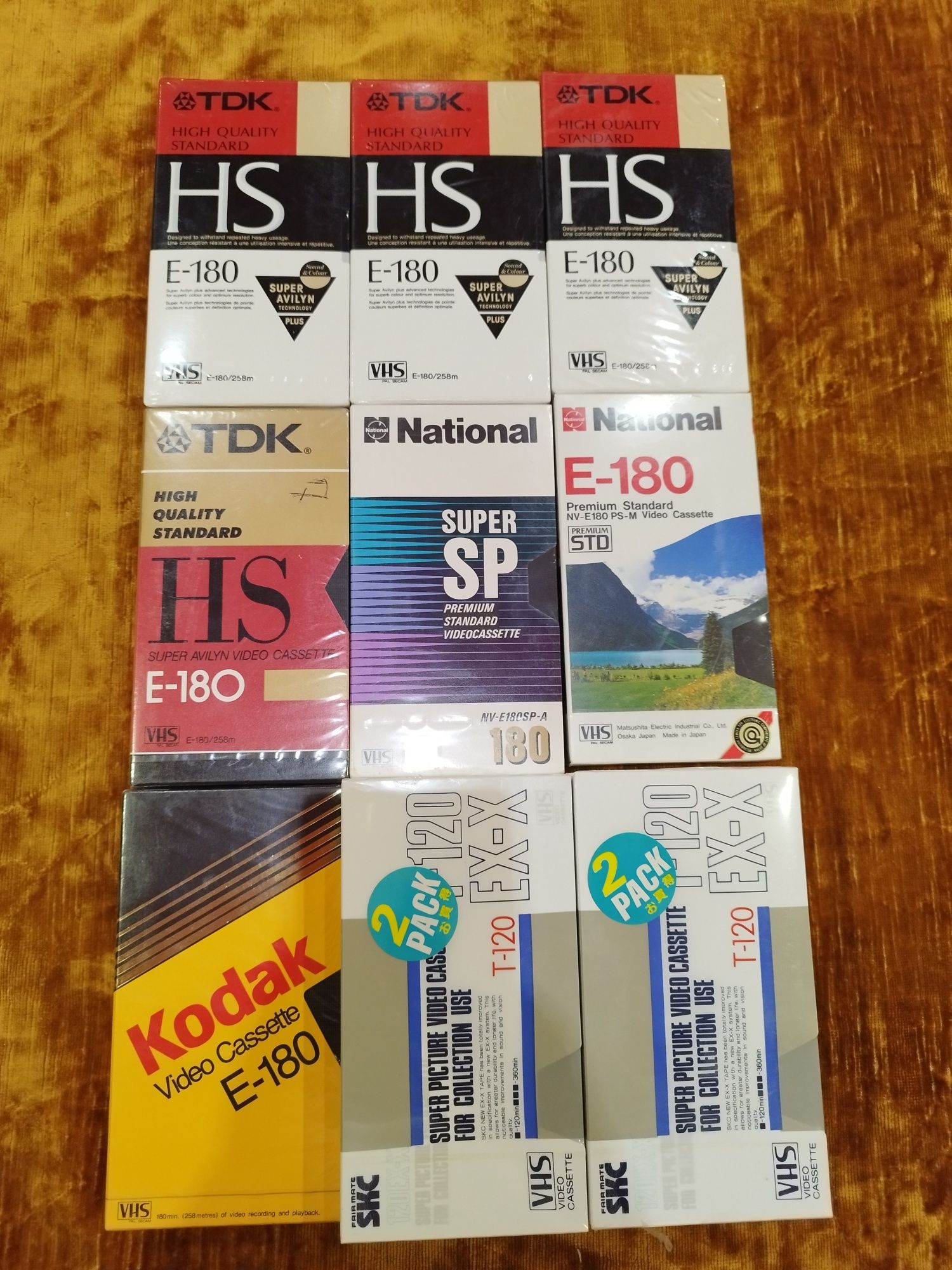Продавам 11 видео касети VHS