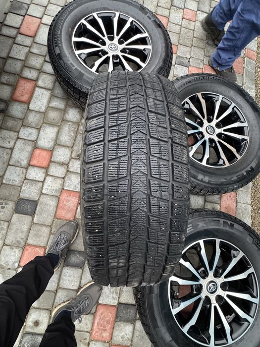 Продам комплек зимних шин с дисками 265/65/17