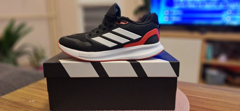 Маратонки ADIDAS Runfalcon 5