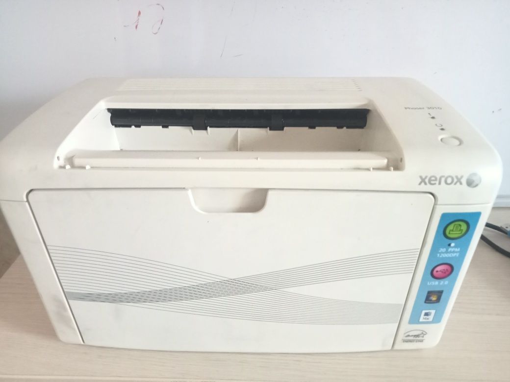 ПринтерXEROX,PHASER3010,торг!!!Срочно,реагирует,картриджи в придачу б/