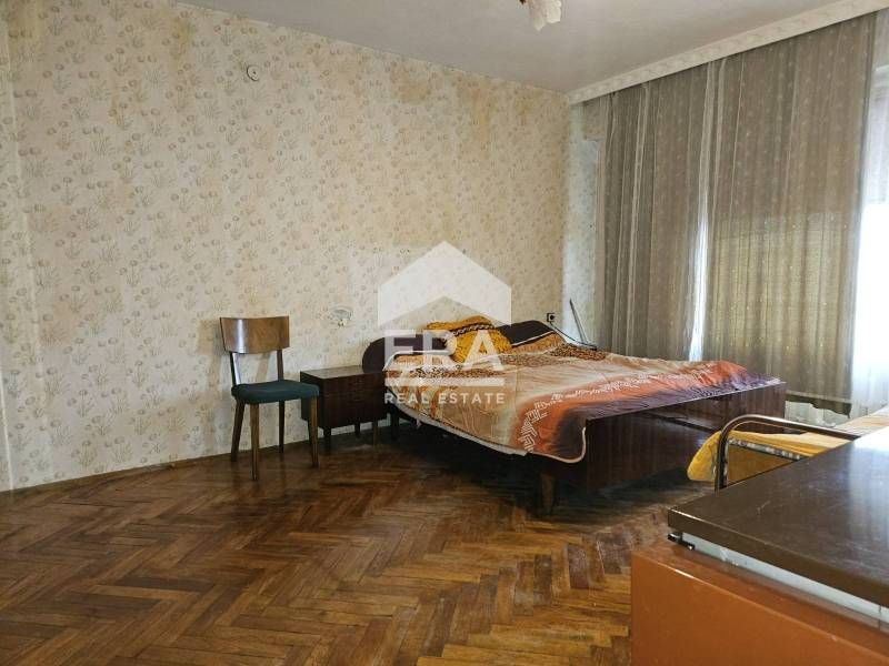 ЕКСКЛУЗИВНО! ЕРА ОСЪМ Ловеч предлага за продажба апартамент в град Лов