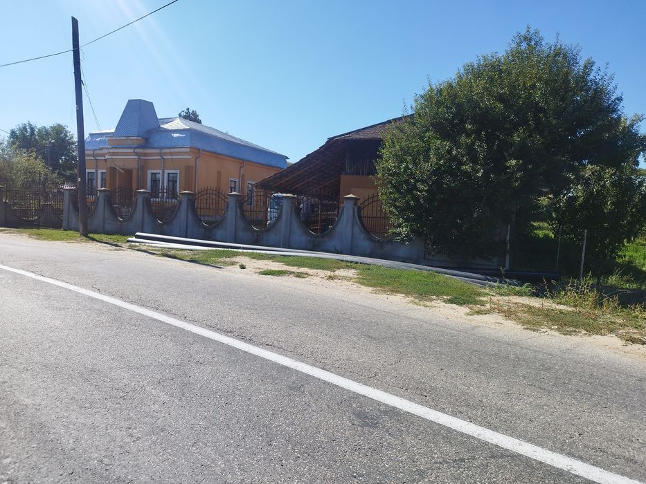 Casă 5 camere + living, teren 1.556 m² – Beleți-Negrești, jud. Argeș
