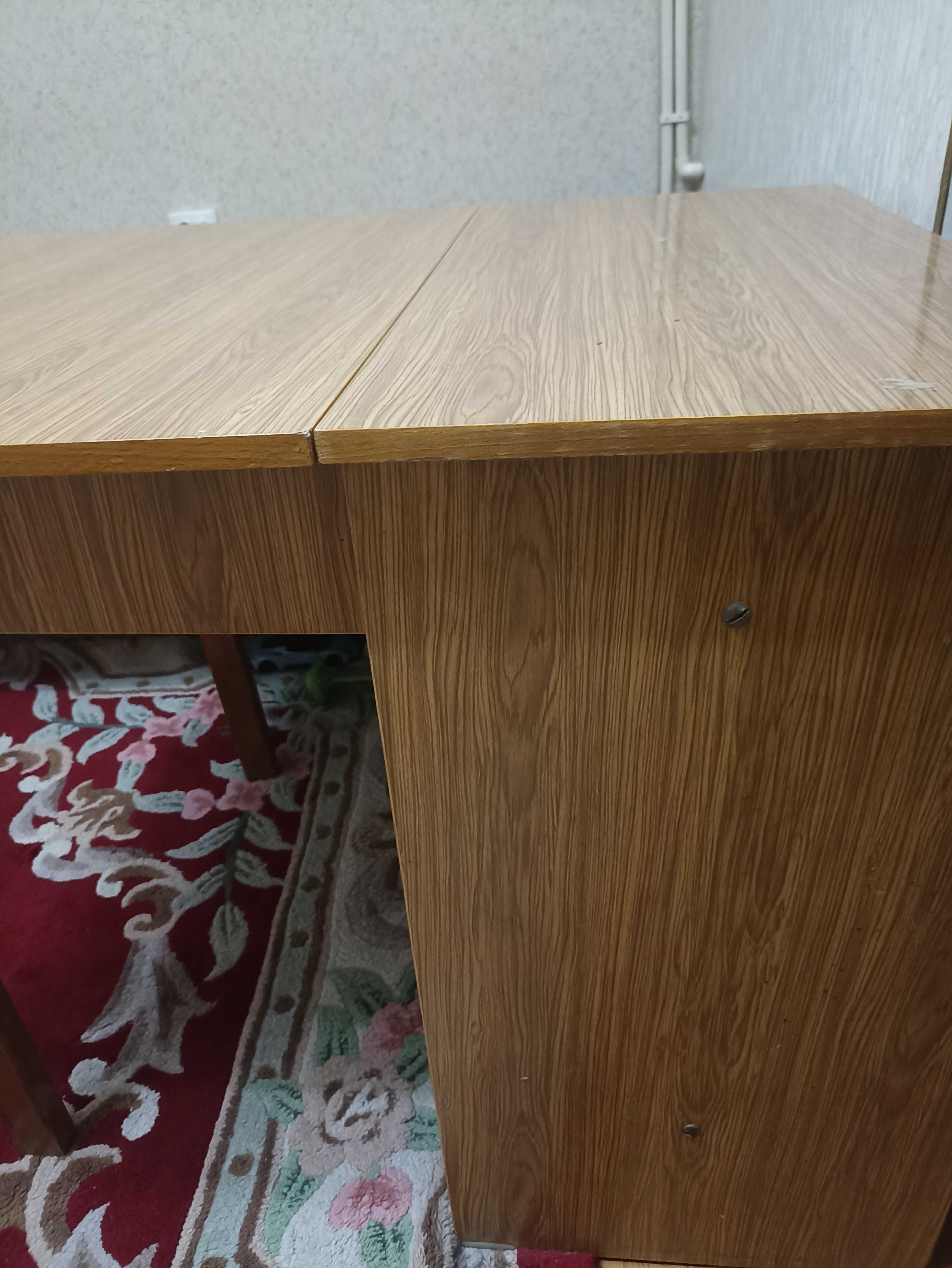Стол для гостиной