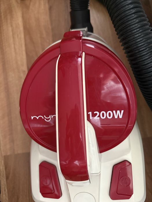 Aspirator fara sac Myria 1200 W