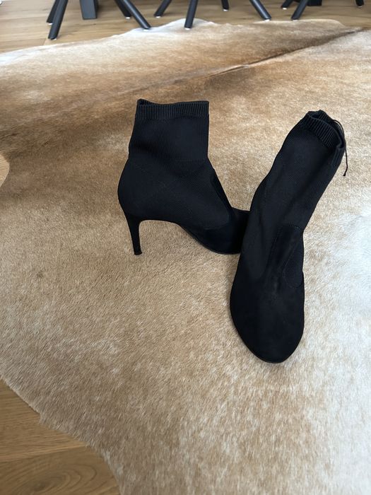 Pantofi cu toc tip ciorap