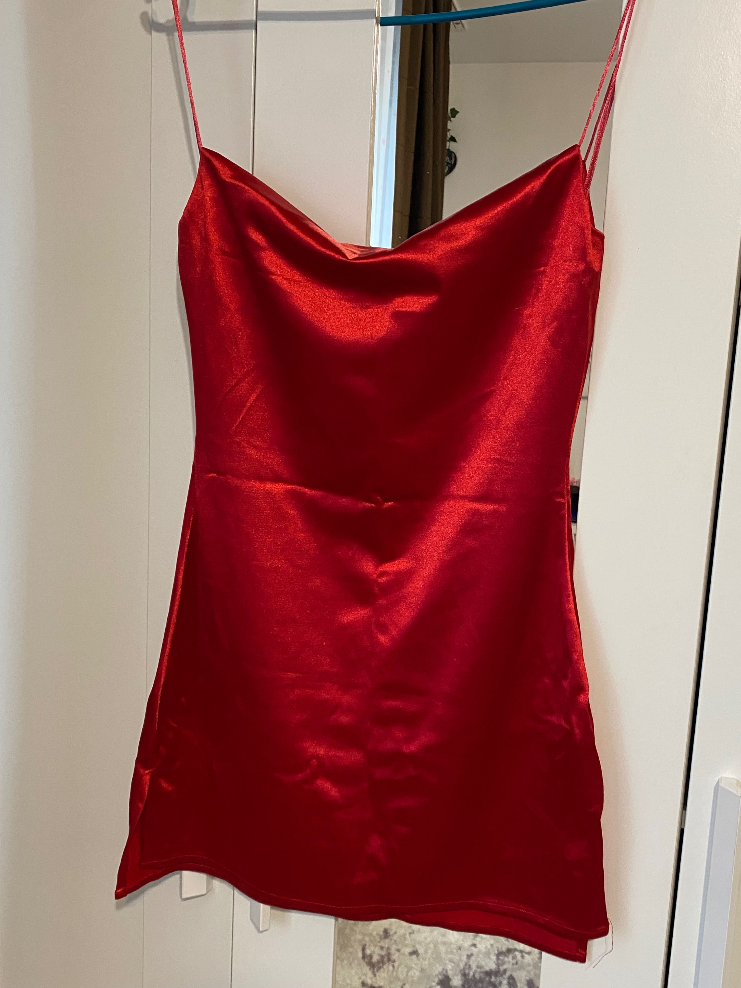 Rochie mini roșie