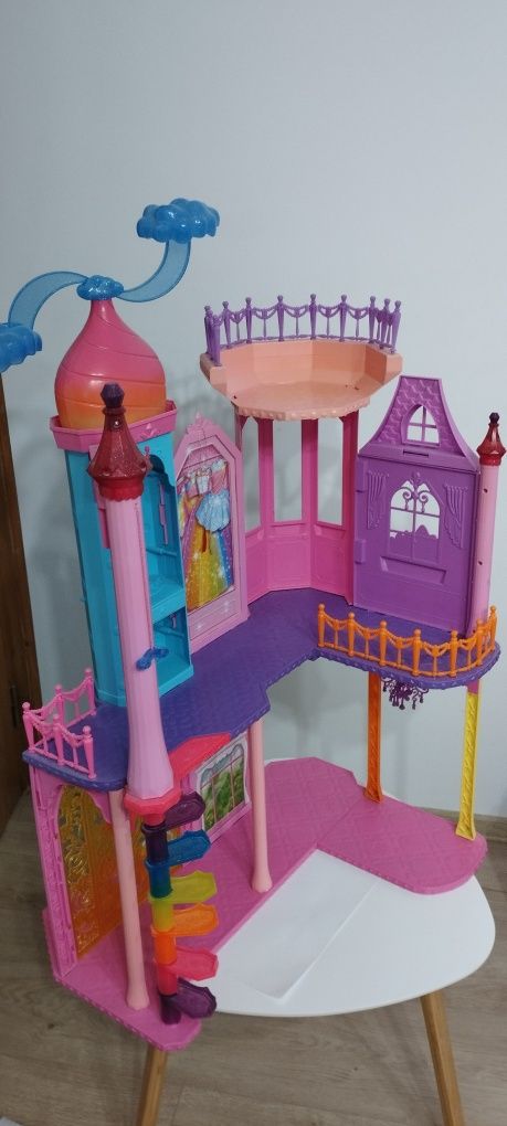 Vand castel pt papusi stare foare buna