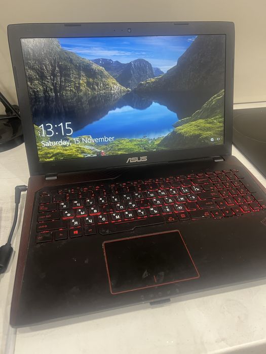 Ноутбук ASUS срочно сатылады