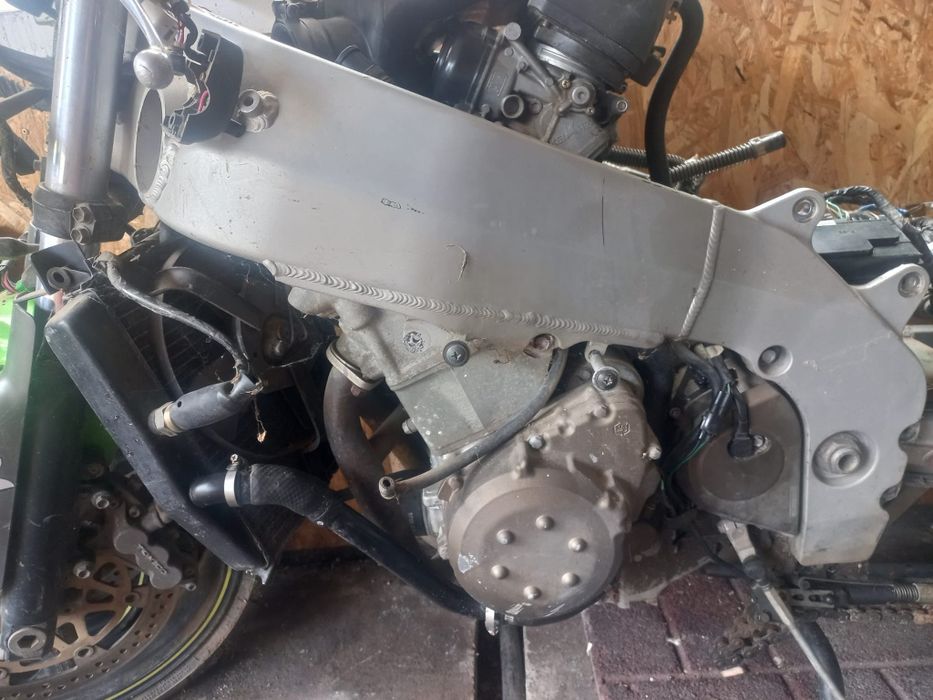 Motor Kawasaki ninja 900