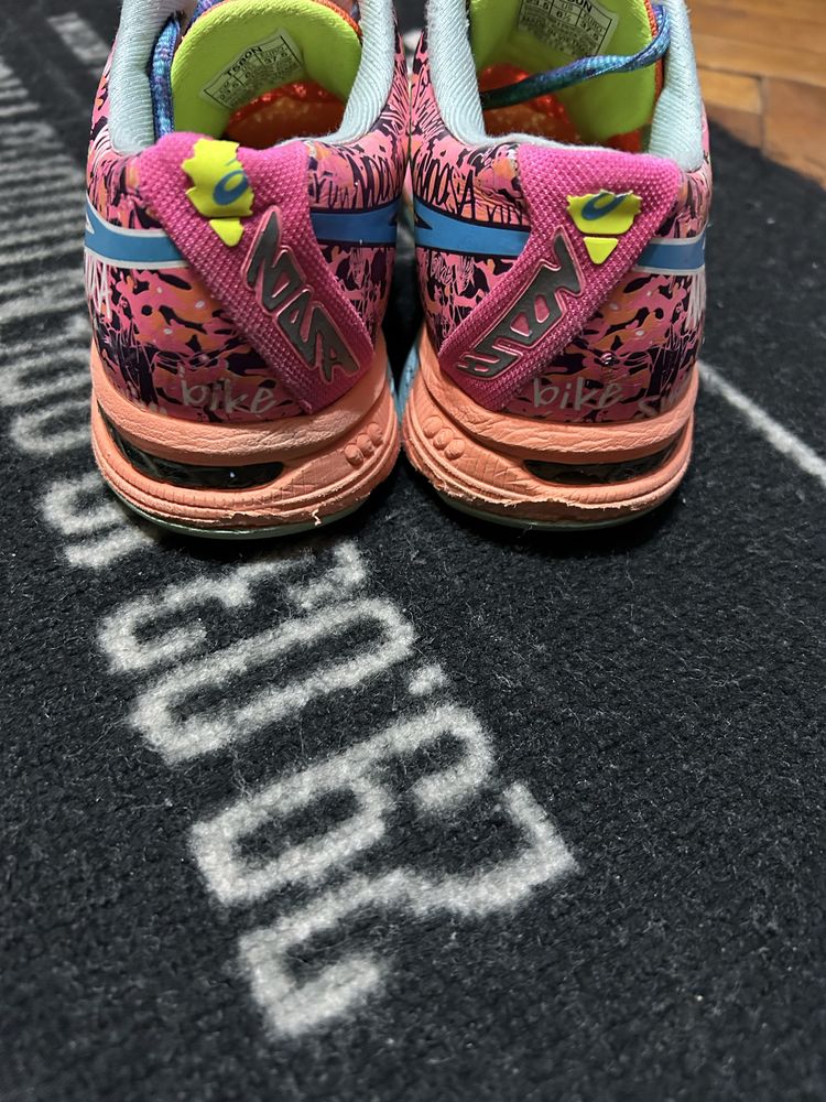 Маратонки на Asics 36номер