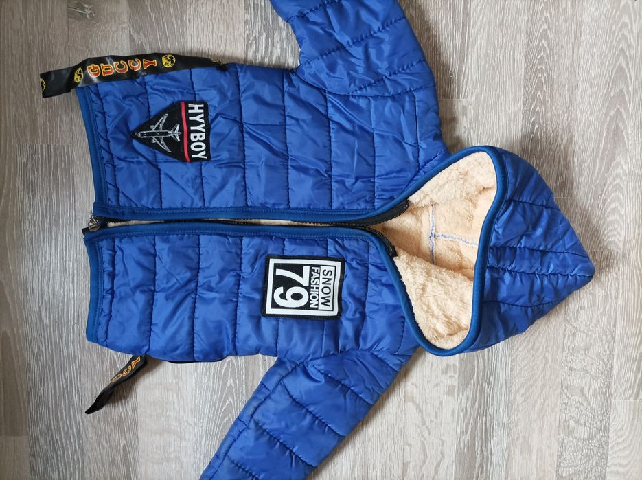 Продам детские куртки