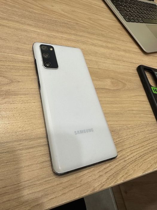 Samsung Galaxy S20FE