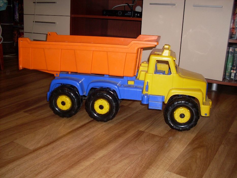 Машинка детская игрушечная