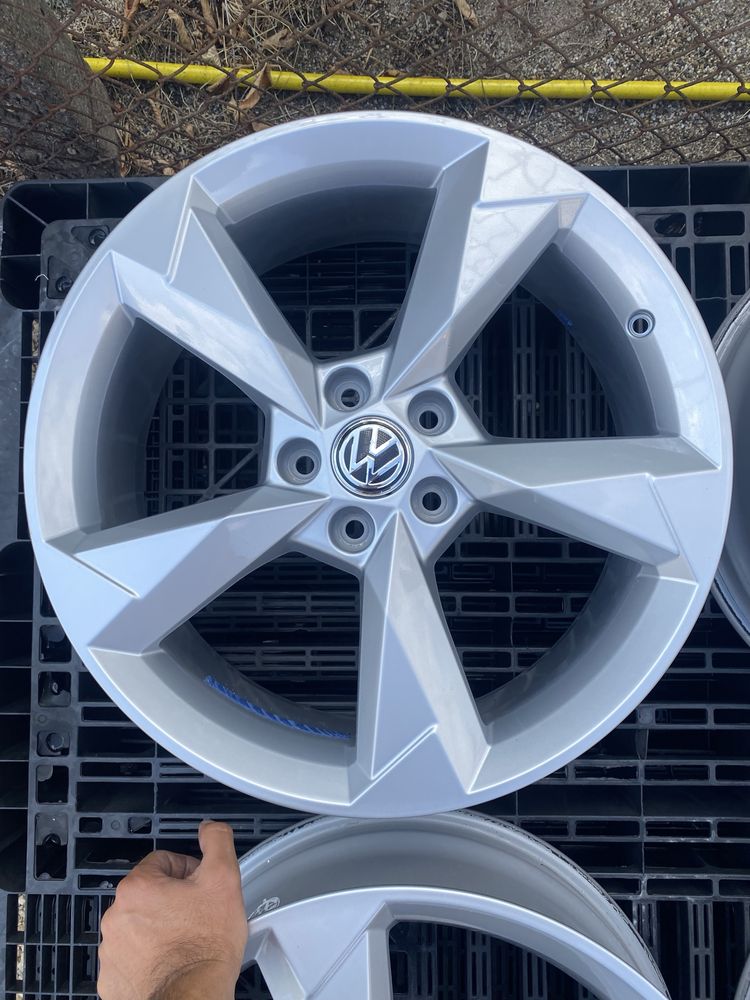 19 цола 5 х 112 мм VW Фолксваген Голф Таурон , Тигуан , Шкода Кодиак