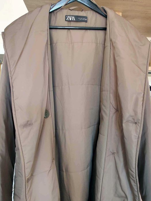 Непромокаемо и ветроустойчиво зимно яке Zara с качулка и колан