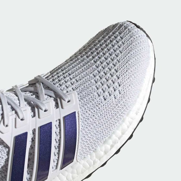 Оригинални дамски маратонки * ADIDAS ULTRABOOST DNA *