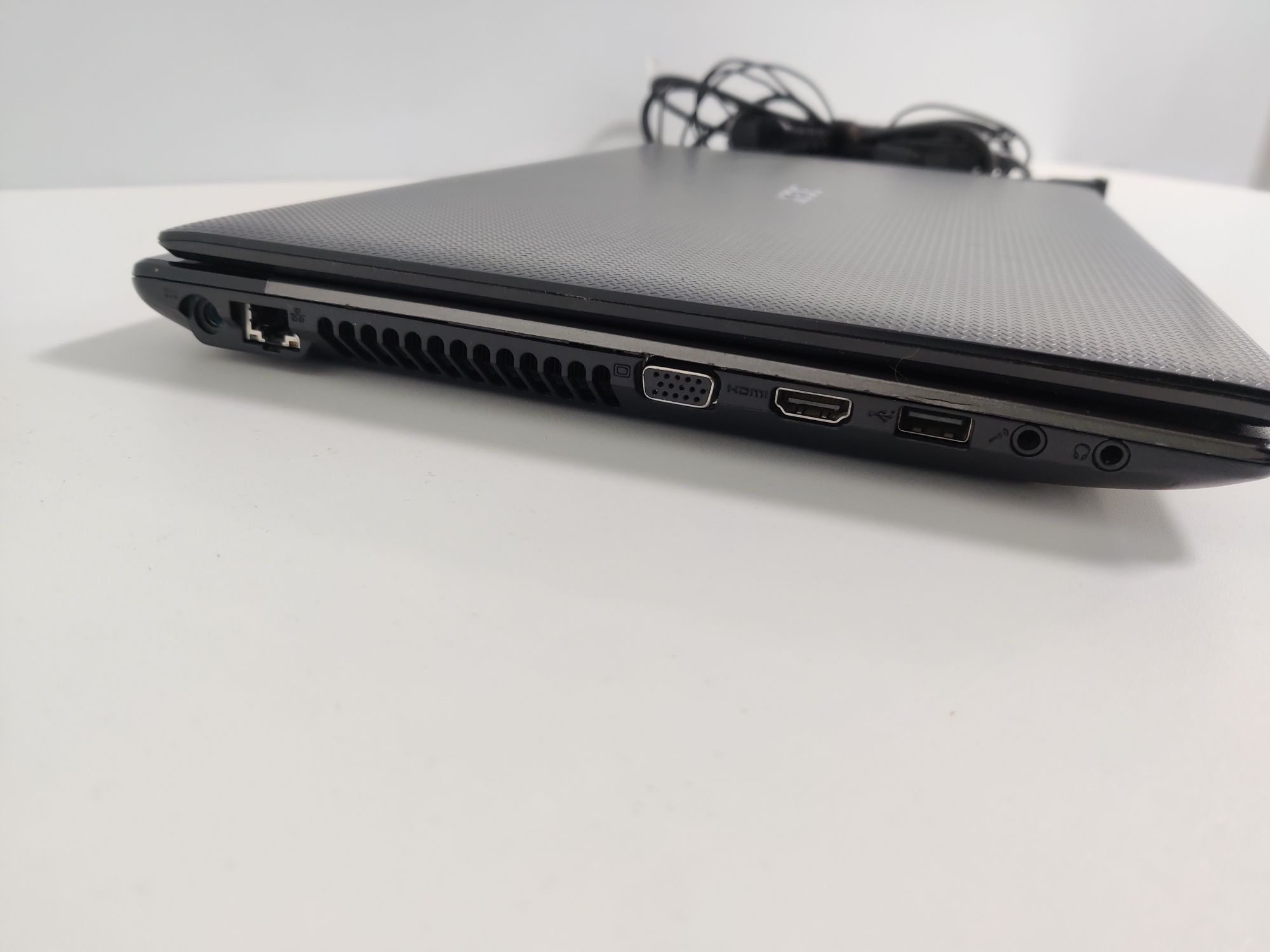 Ноутбук Acer Aspire 5560G 4 ядер 6ГБ 500гб Windows 10