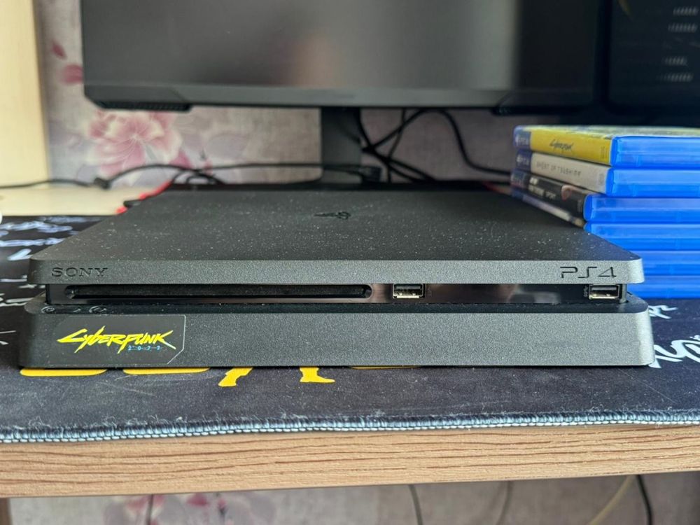 PS4 с коробкой + 6 игр в идеальном состоянии