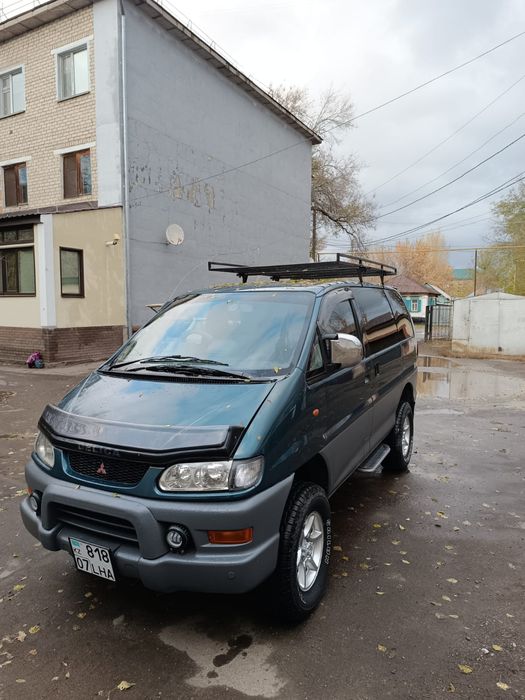 Mitsubishi Delica 1999