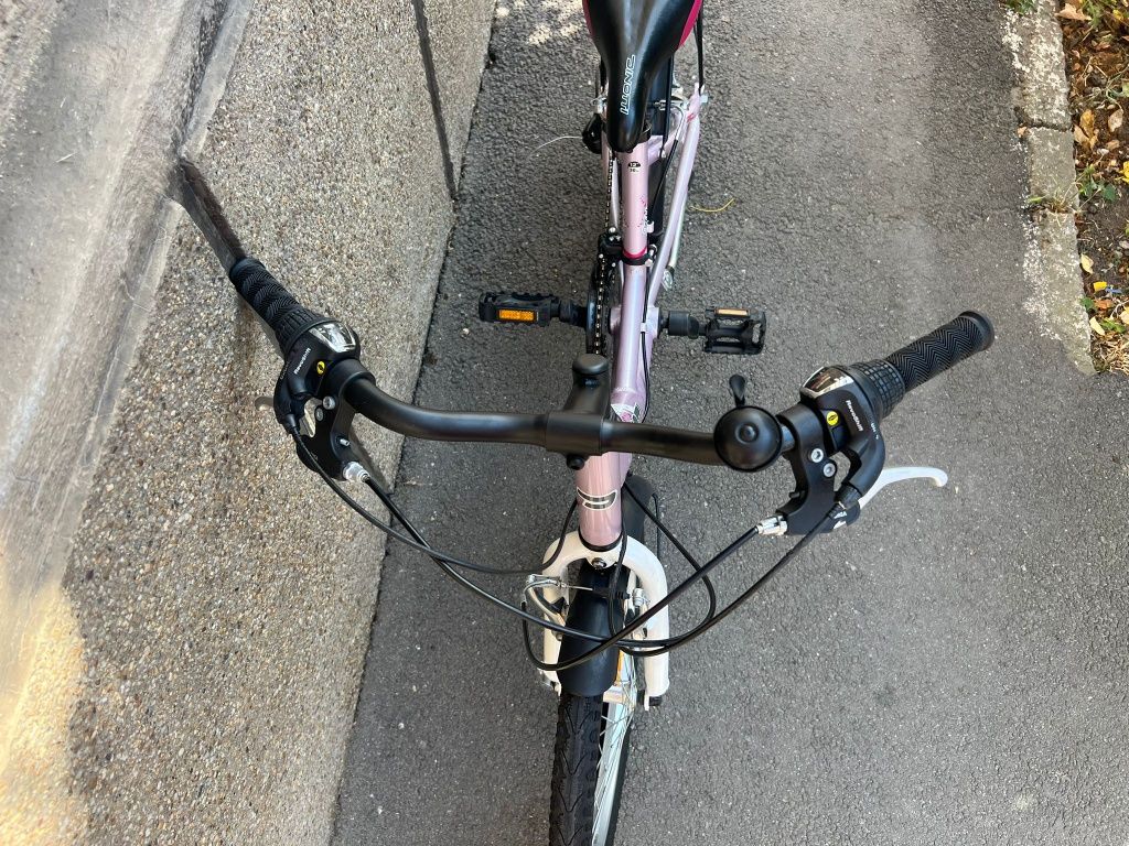 Bicicleta copii (fete) marca Dinotti roti pe 20" ca si noua !